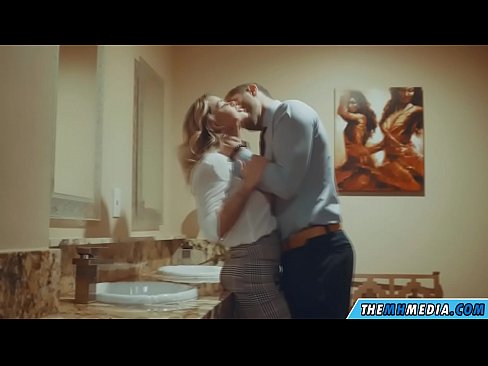 ❤️ Quand une blonde plantureuse vous séduit dans des toilettes publiques. ❤️❌ Vidéo de baise at us fr.tubsexercom.ru ❌️